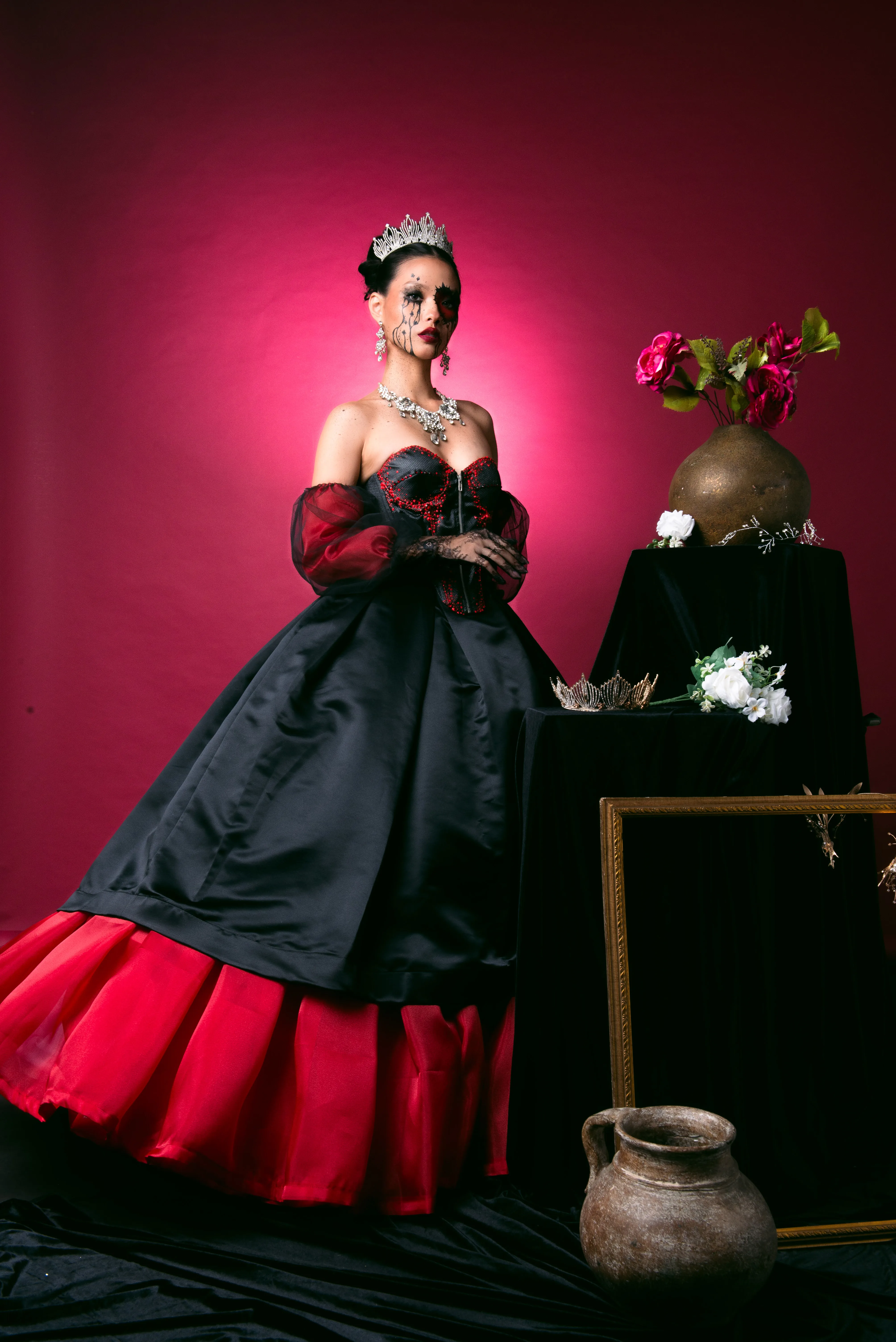 Queen of Hearts detail 3