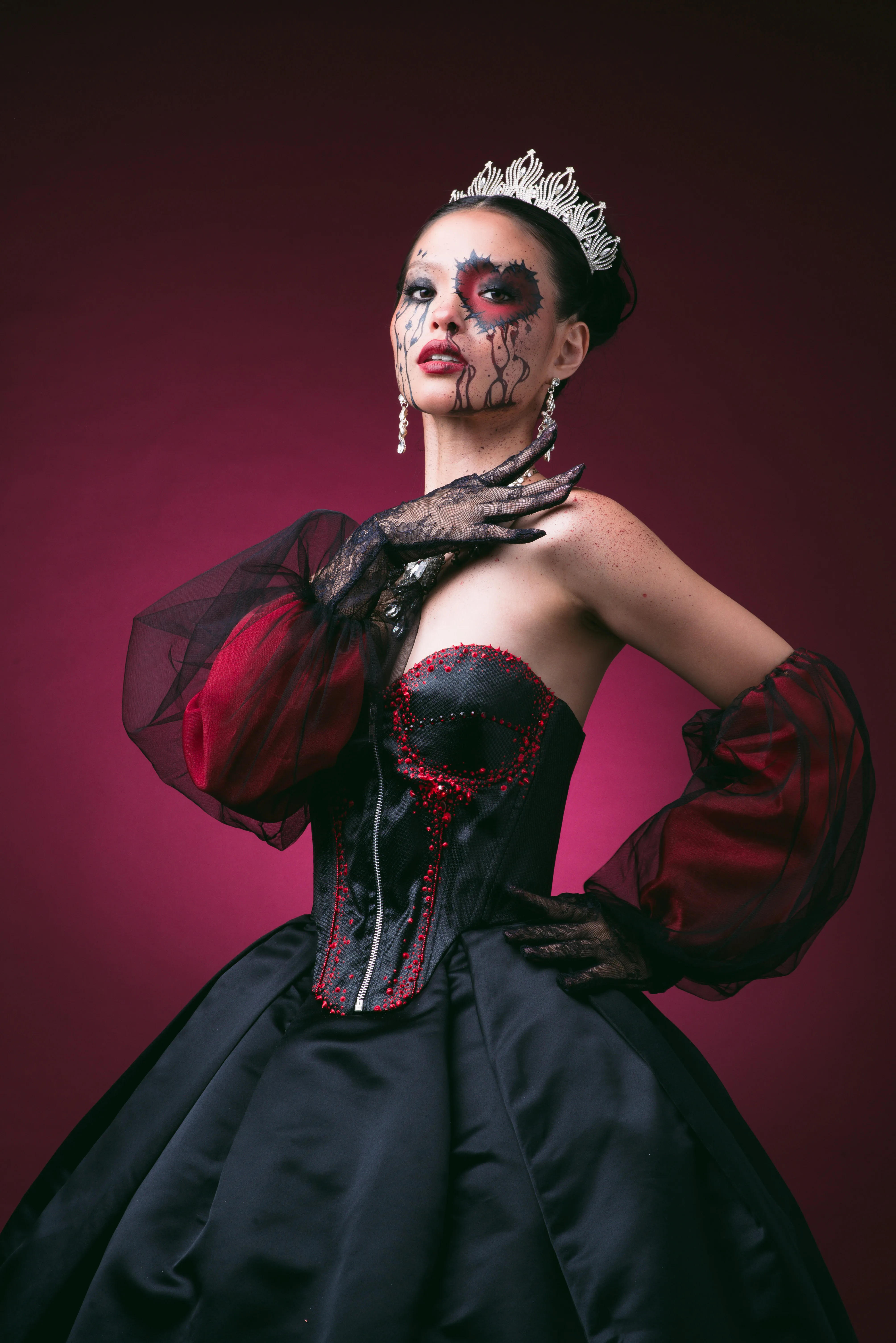 Queen of Hearts detail